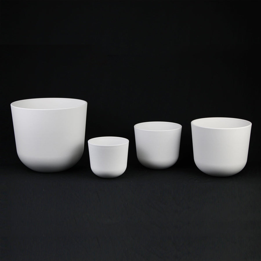 4-Piece White Plastic Round Planter Pot Set – Minimalist Modern Design