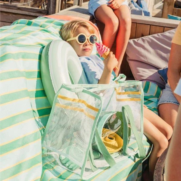 Quut Beach Set – Bucki, Raki & Magic Sand Shaper for Kids