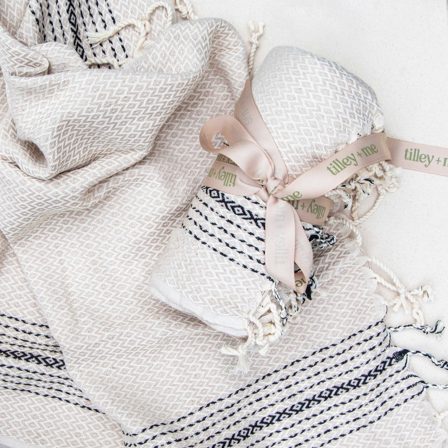 Turkish Towel – Lightweight, Quick-Drying & Handwoven Cotton Cream + Black