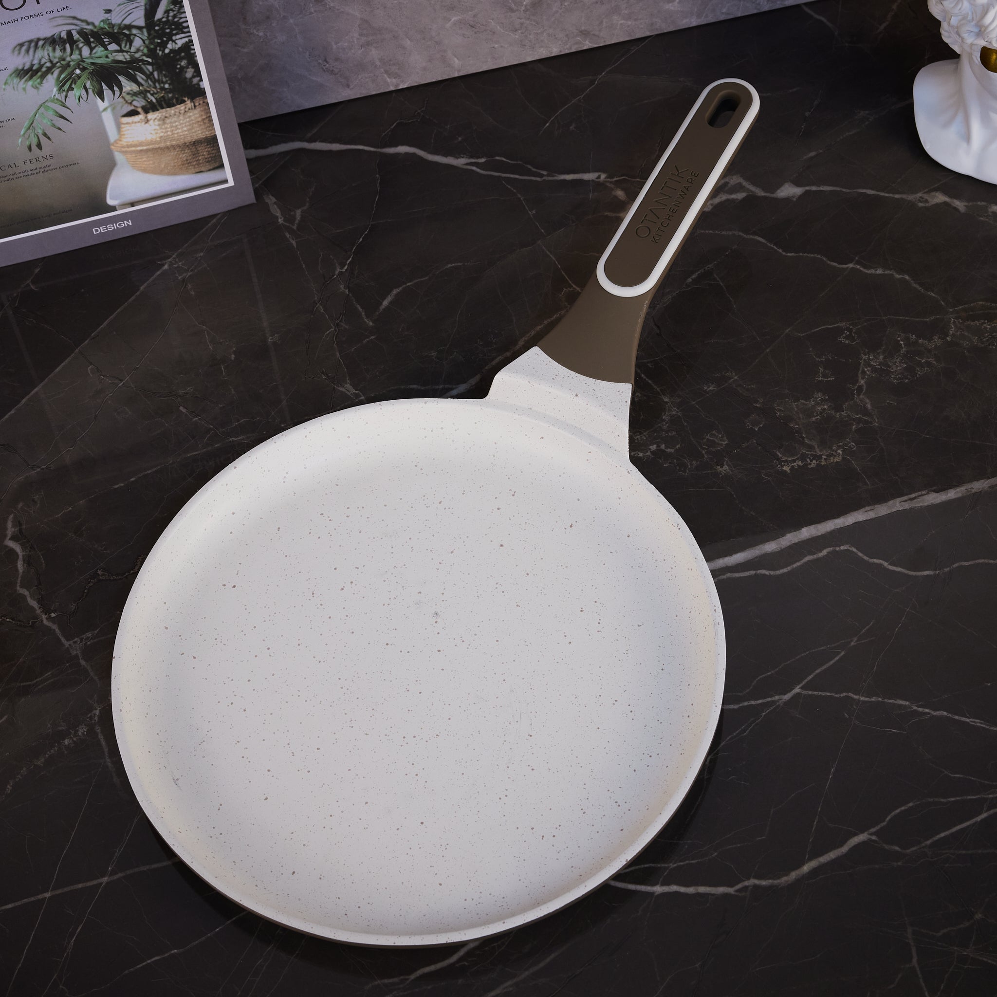11" Frying Pan Aluminum Cast Main image