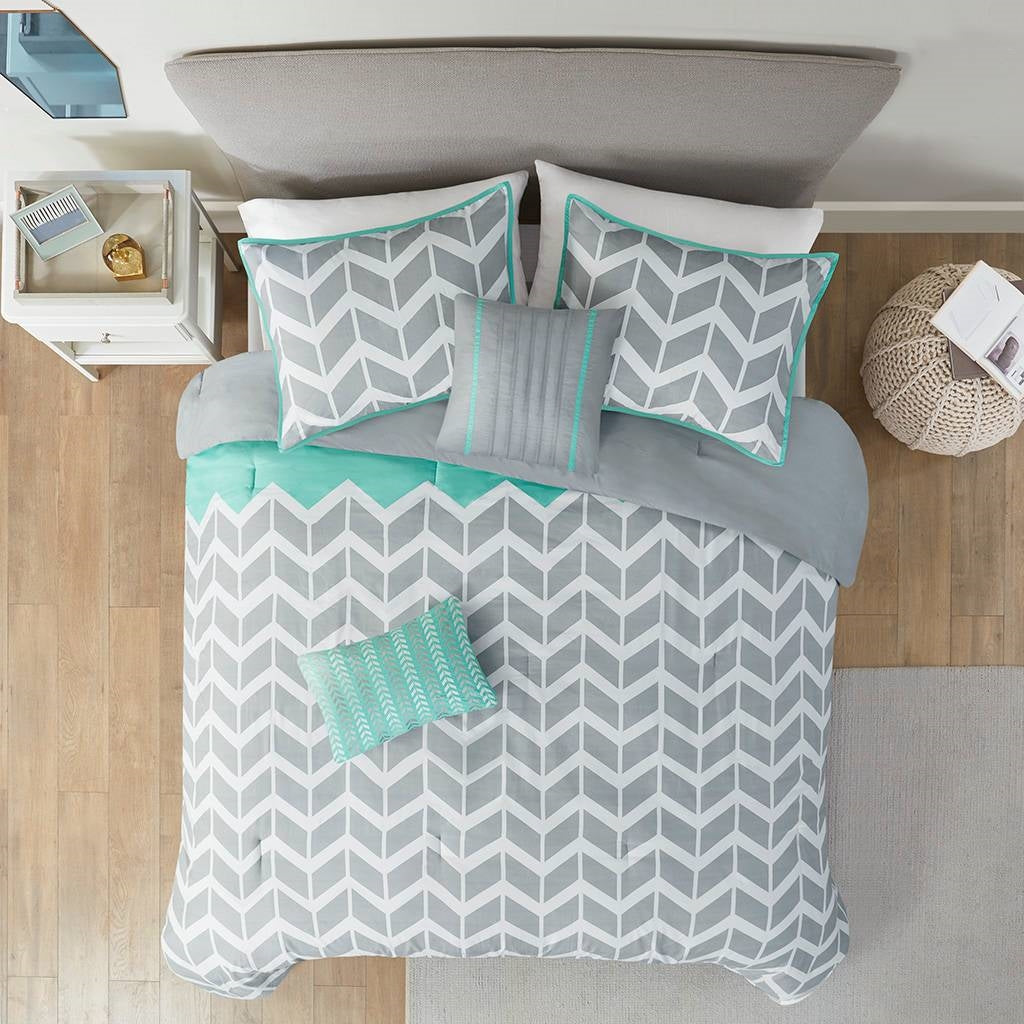 Full/Queen Reversible Comforter Set with Grey White Aqua Teal Chevron Pattern Secondary image