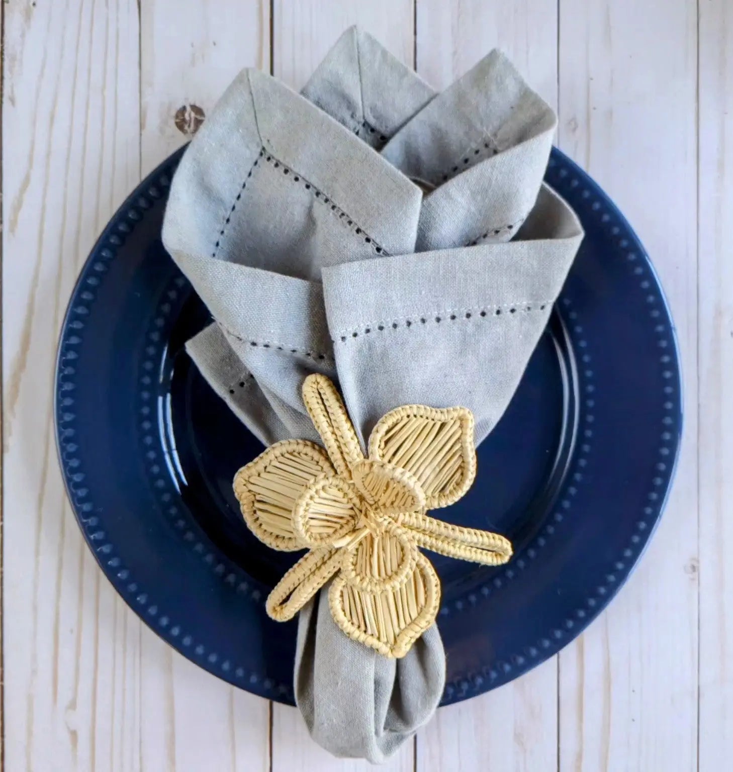 Orchid Handwoven Iraca Napkin Ring Solid Color (one solid color) Natural Main image
