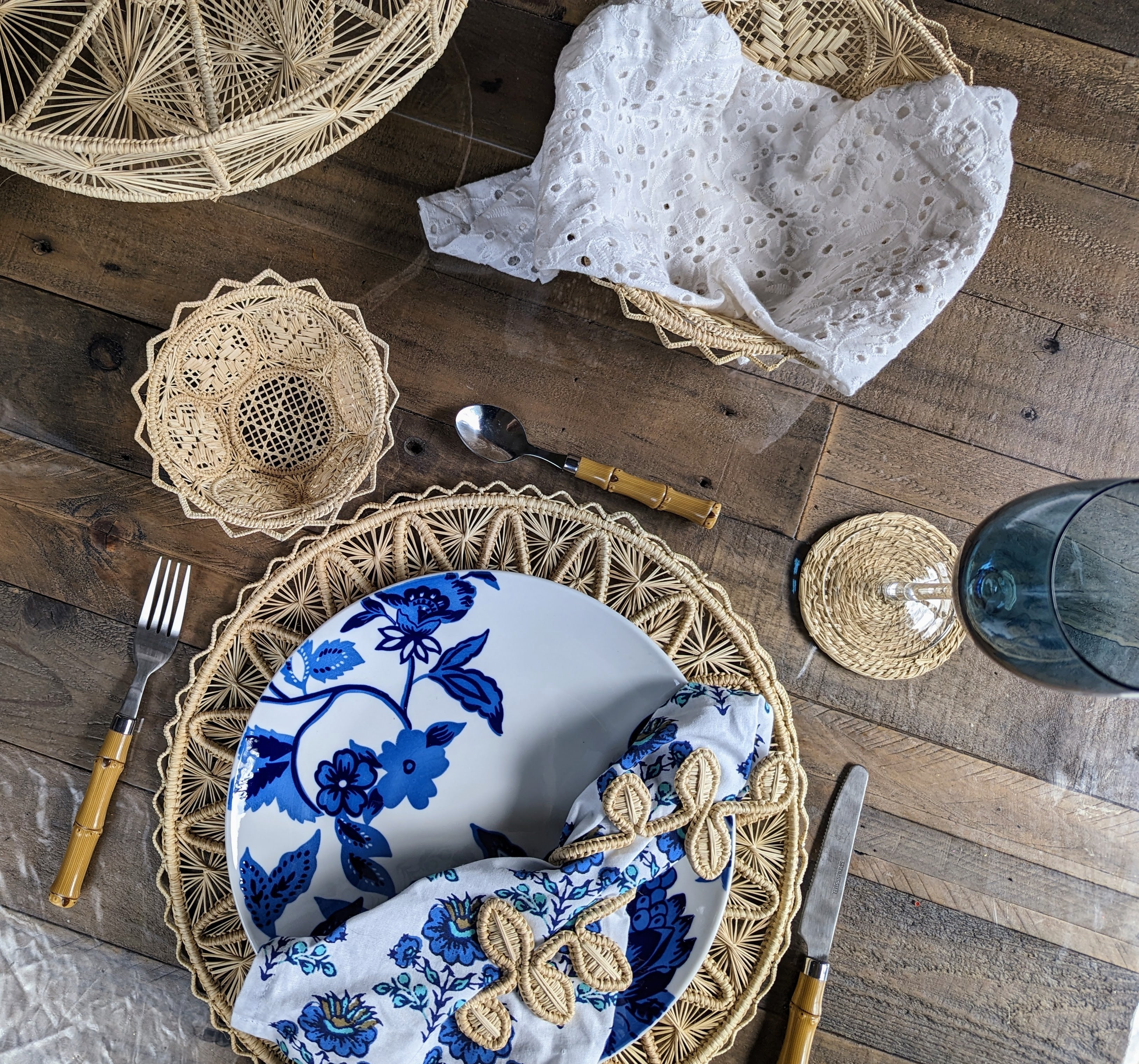Starburst Handwoven Iraca Bread Basket Secondary image
