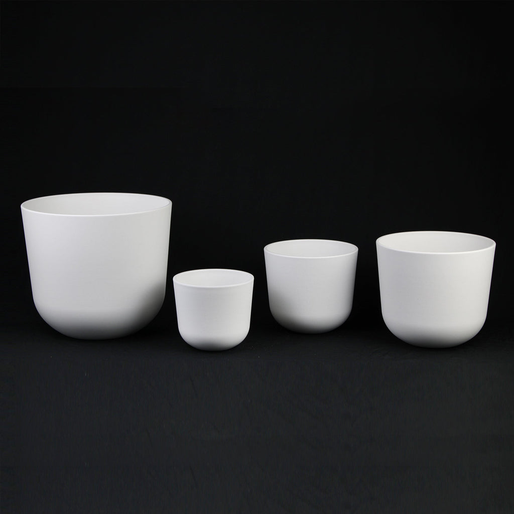 4-Piece White Plastic Round Planter Pot Set – Minimalist Modern Design