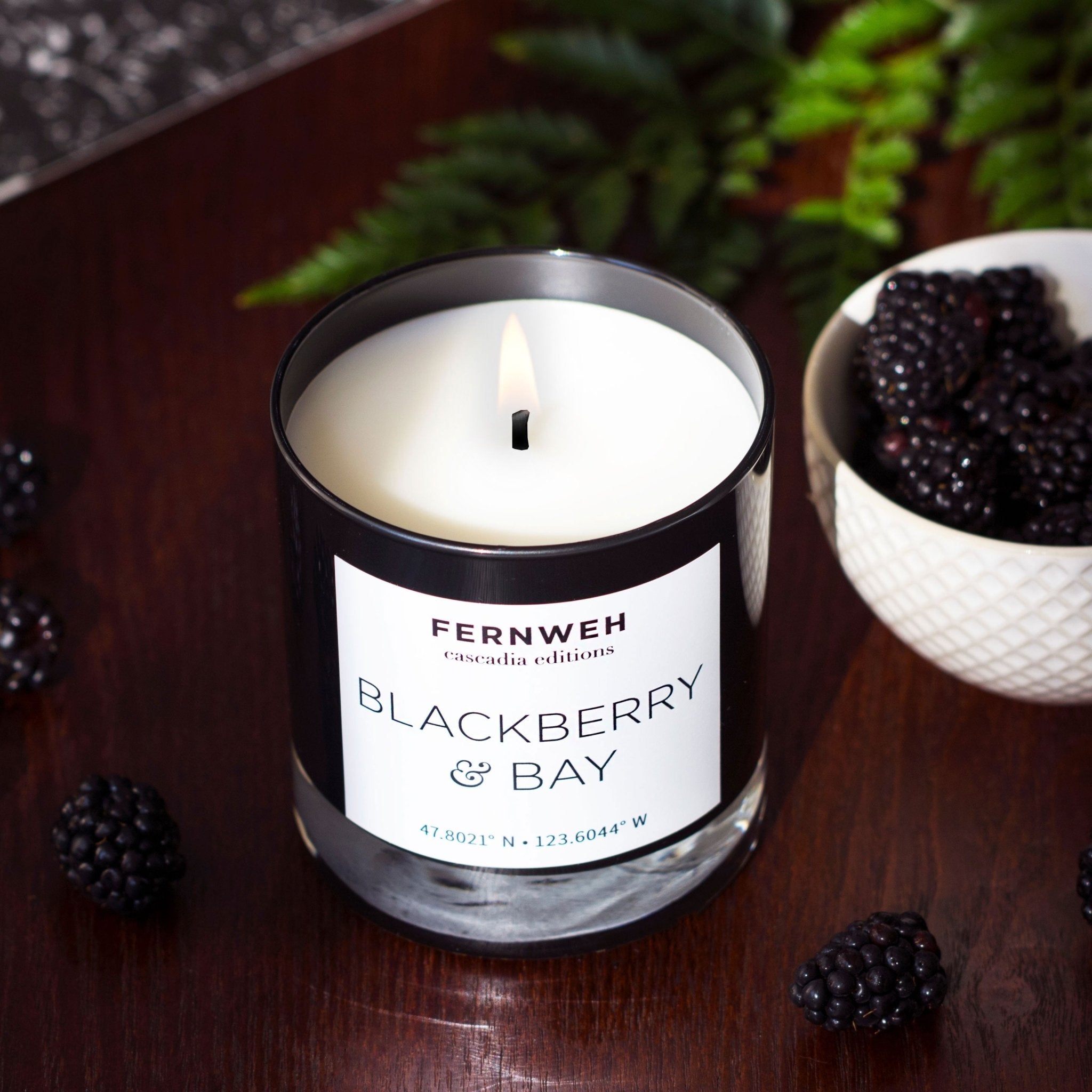 Blackberry & Bay Scented Soy Candle Classic (11 oz) Main image
