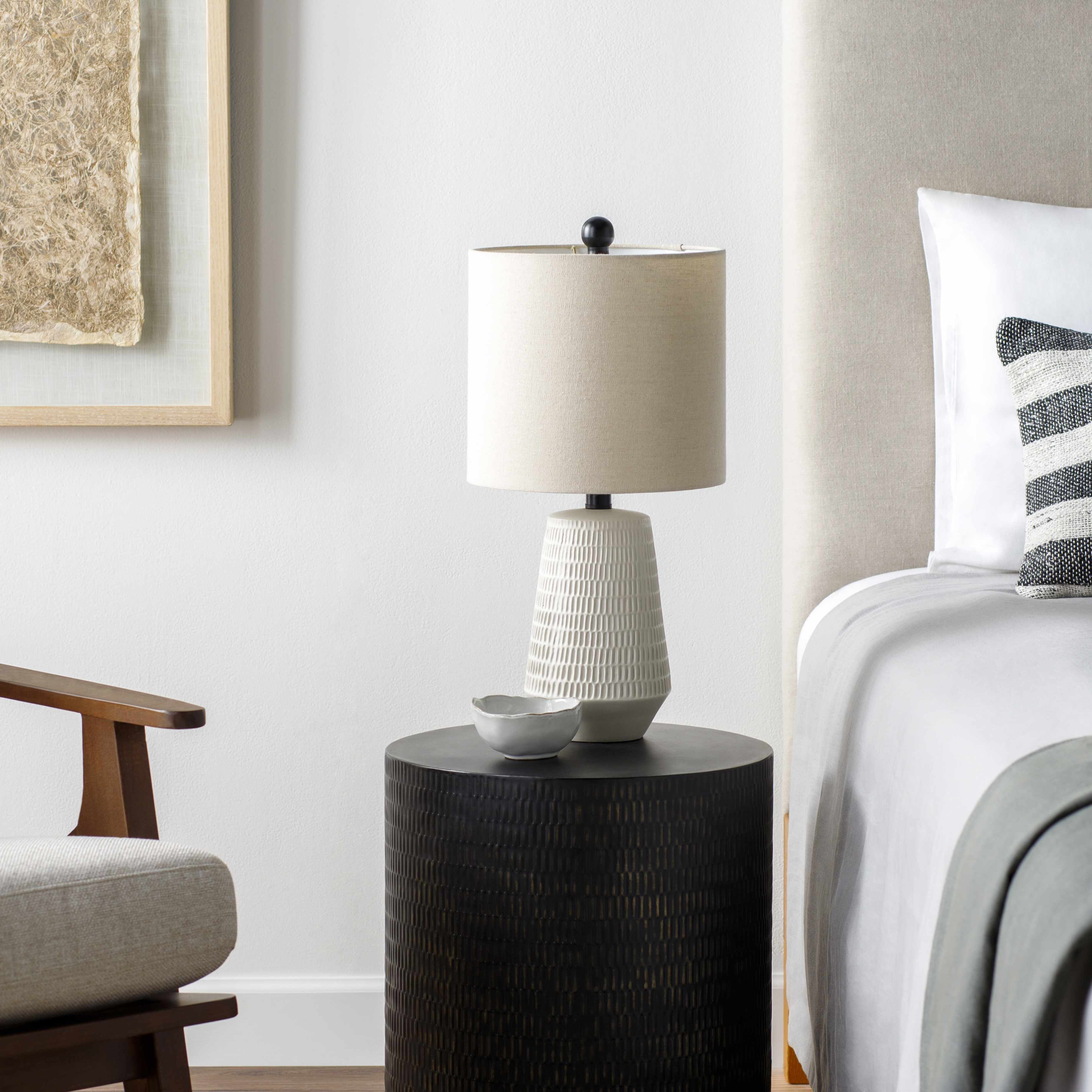 White Berehomet Table Lamp