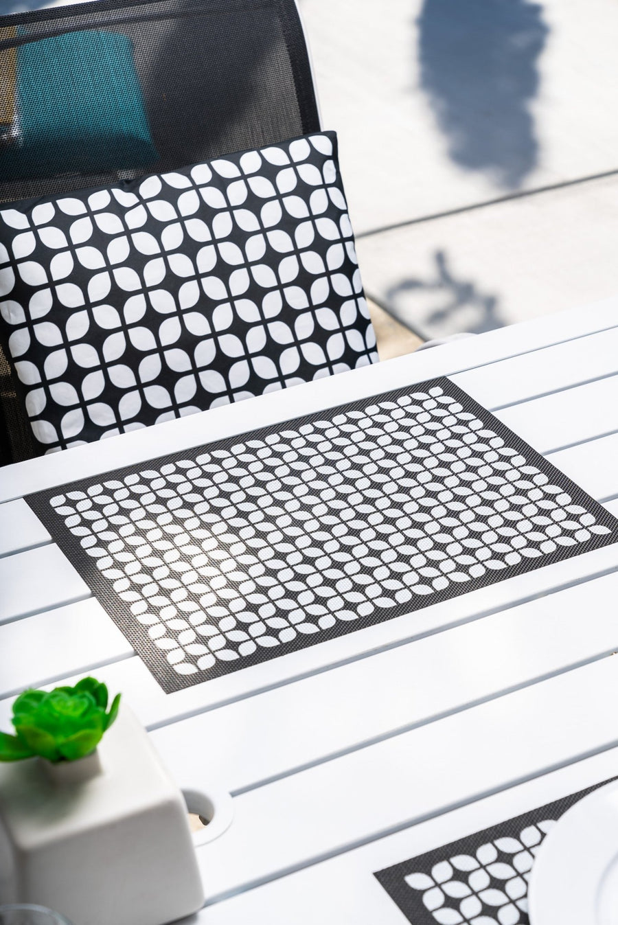 Breeze Block double-sided Woven Placemat-Black