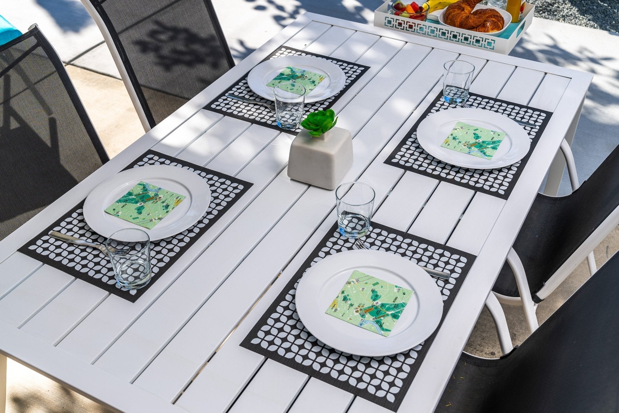 Breeze Block double-sided Woven Placemat-Black-set of 4 Main image
