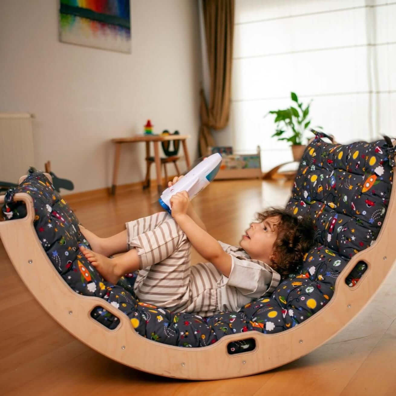 Climbing Arch Rocker with Space Cushion Main image