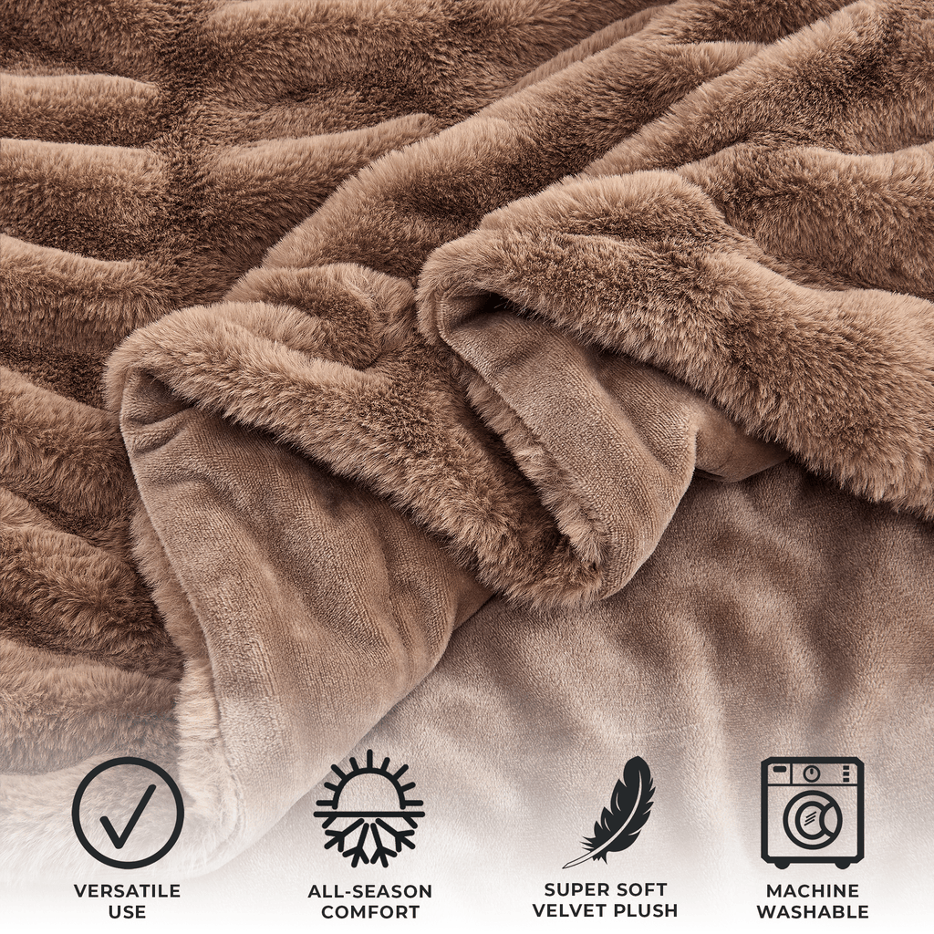 Ruched Faux Fur Throw Blanket – Alondra Collection