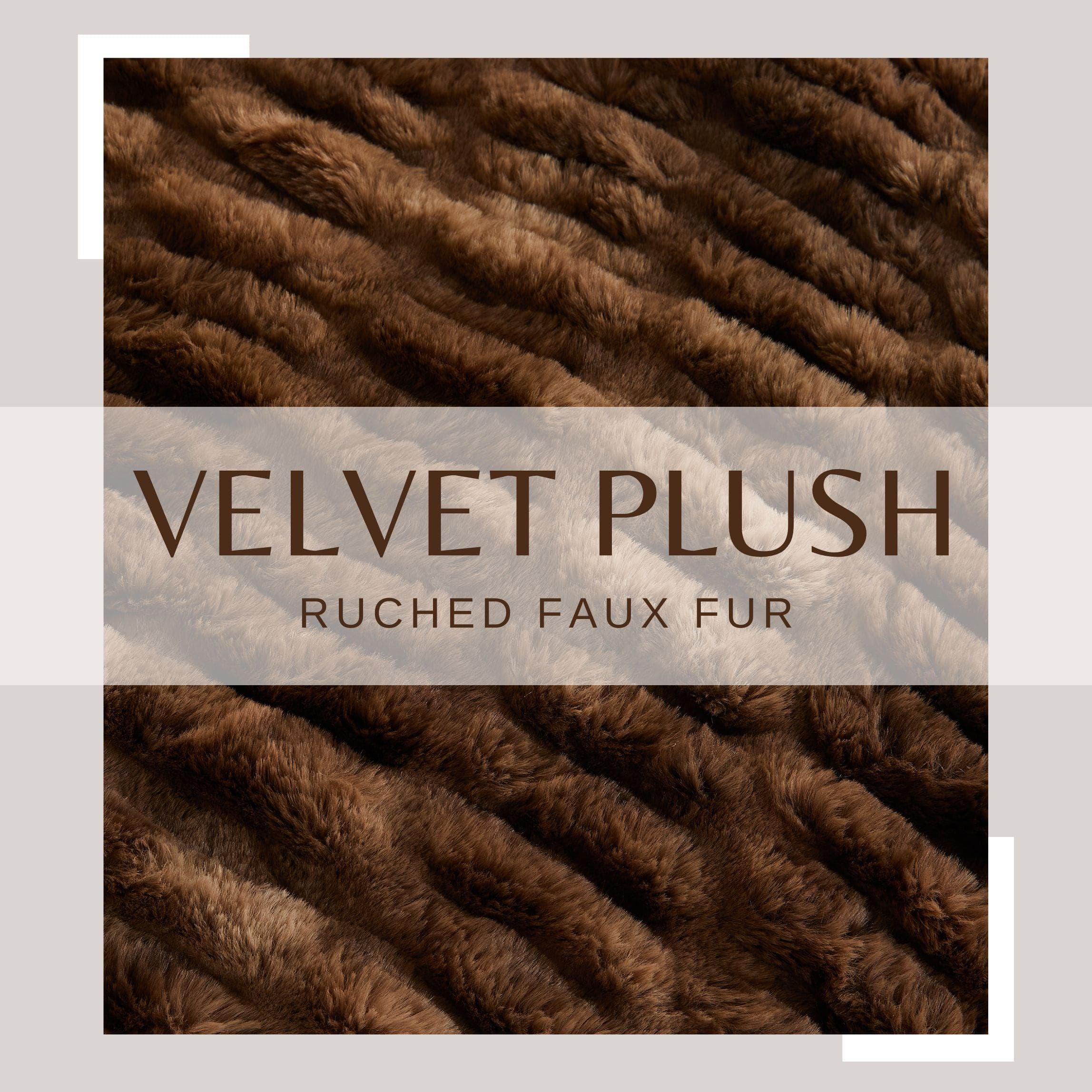 Ruched Faux Fur Throw Blanket – Alondra Collection