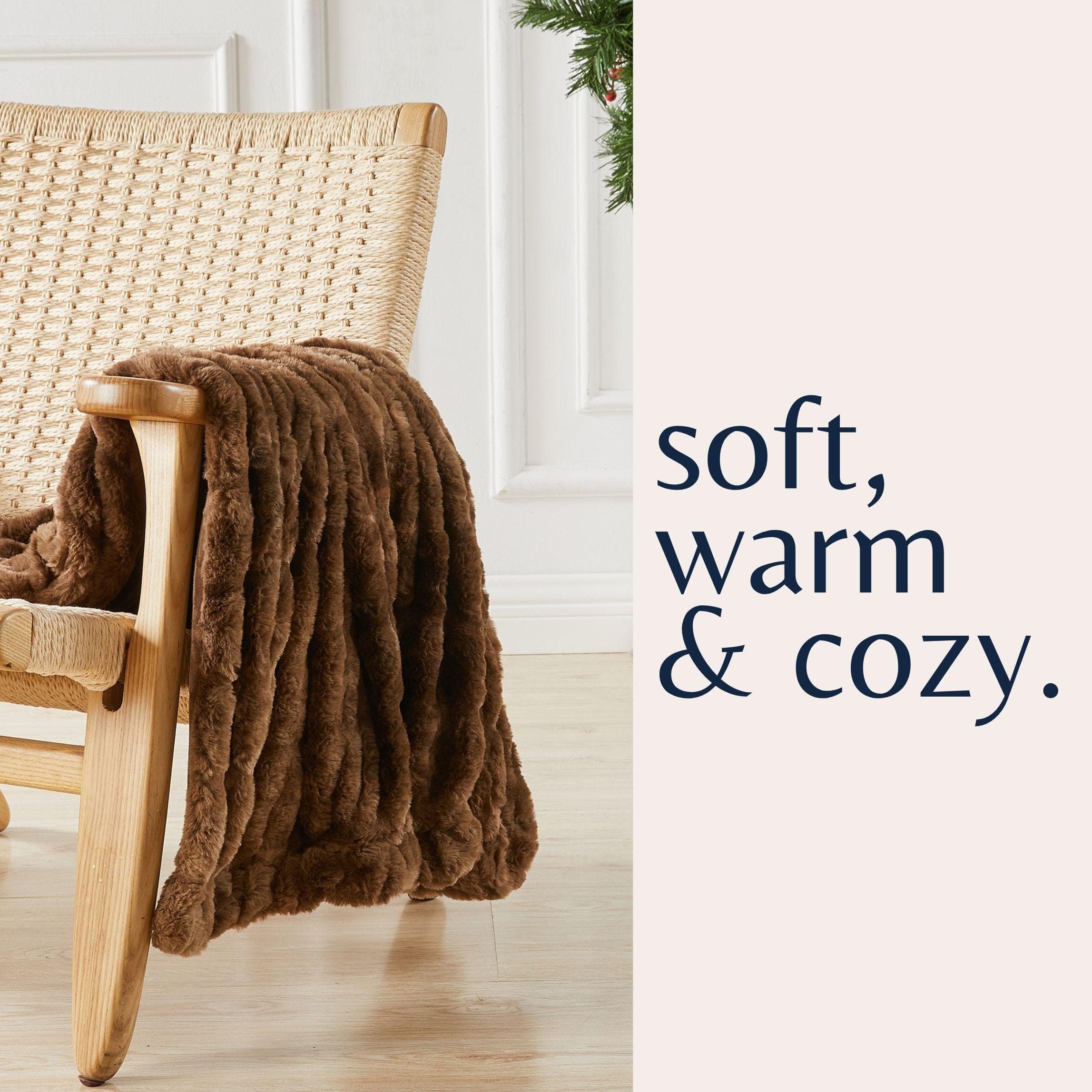 Ruched Faux Fur Throw Blanket – Alondra Collection