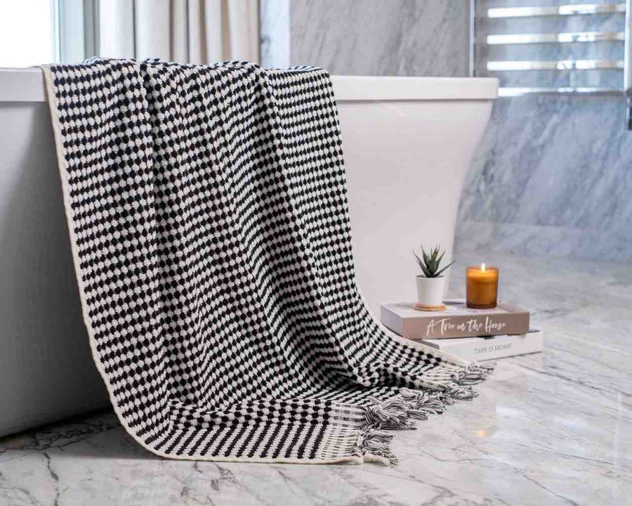 Pom Pom Bath Towel Black