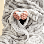 Ruched Faux Fur Throw Blanket – Alondra Collection