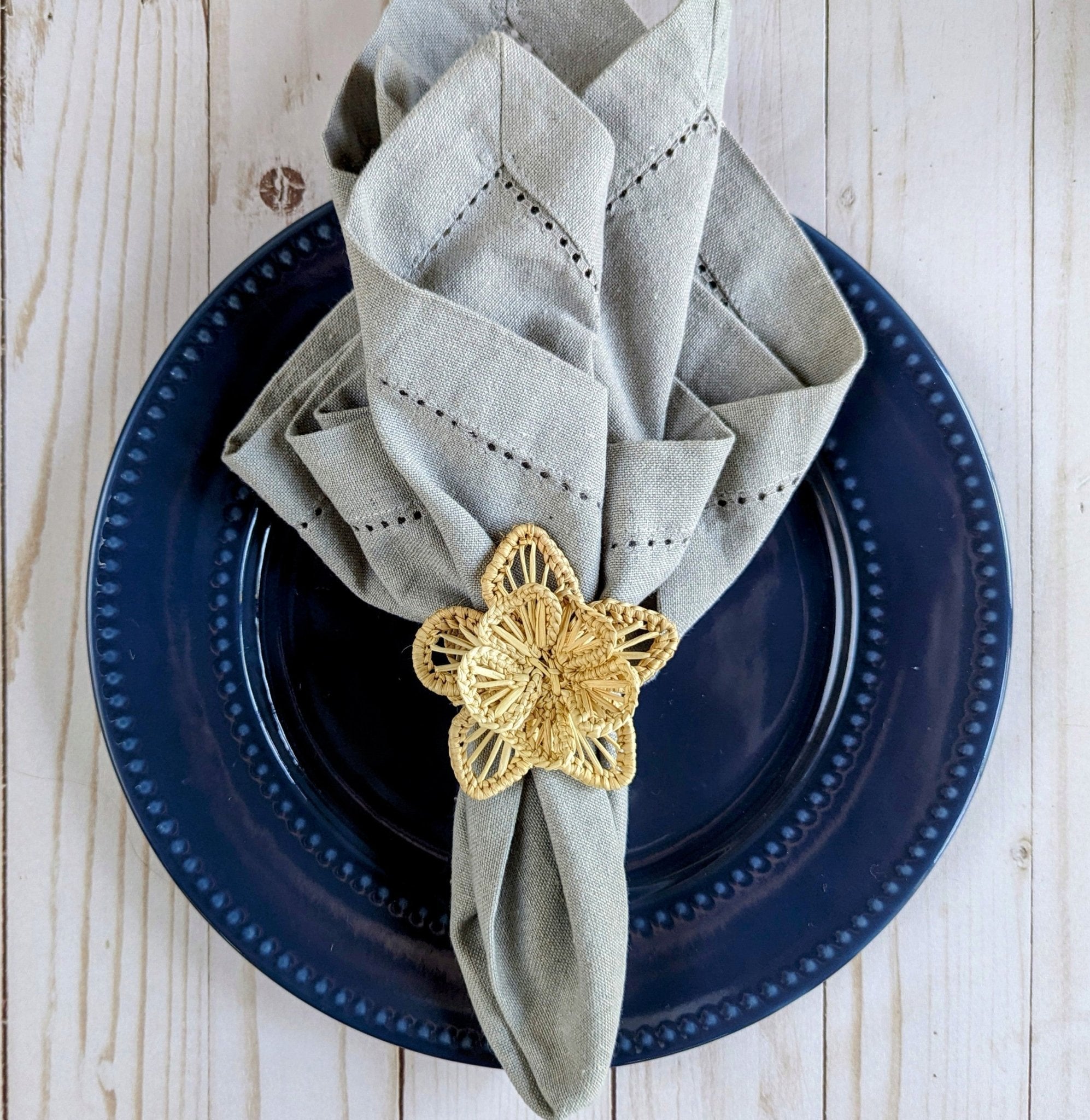 Star Flower Handwoven Iraca Napkin Ring Main image