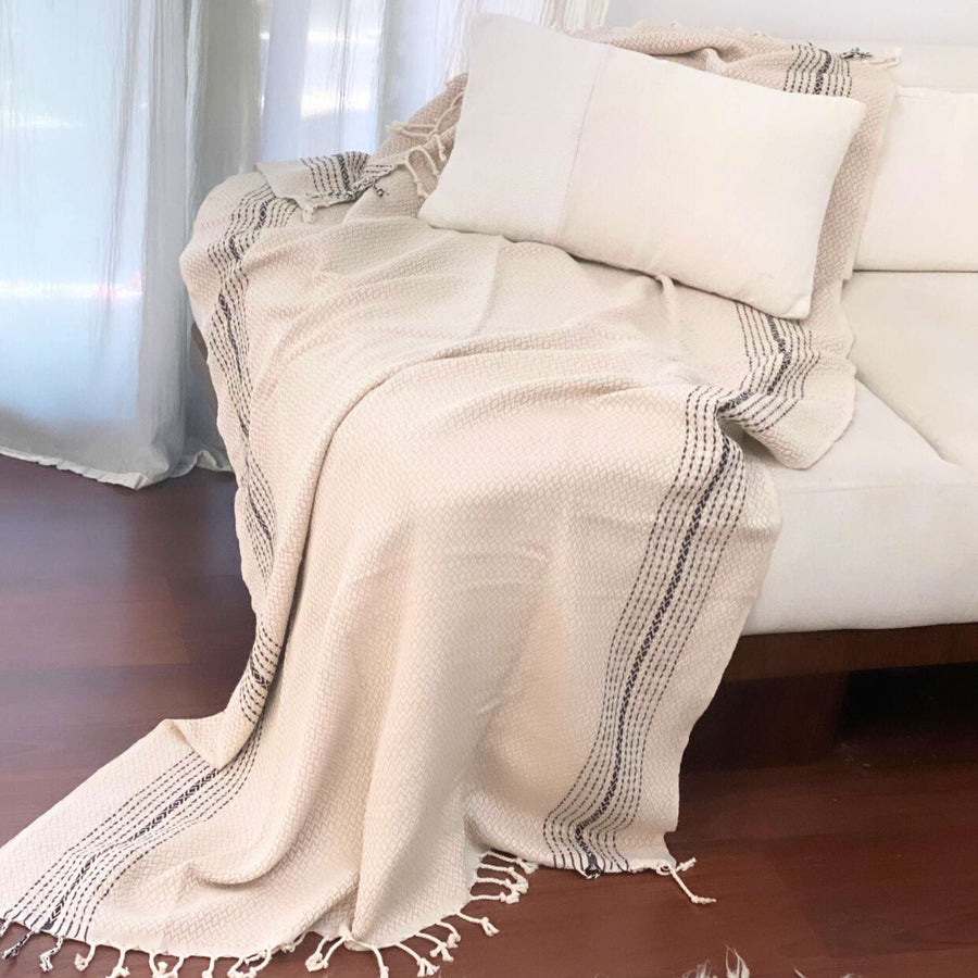 Turkish Towel – Lightweight, Quick-Drying & Handwoven Cotton