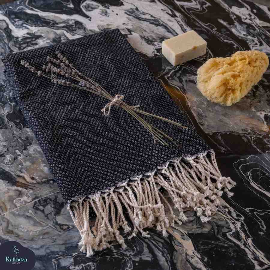 Yansima Black